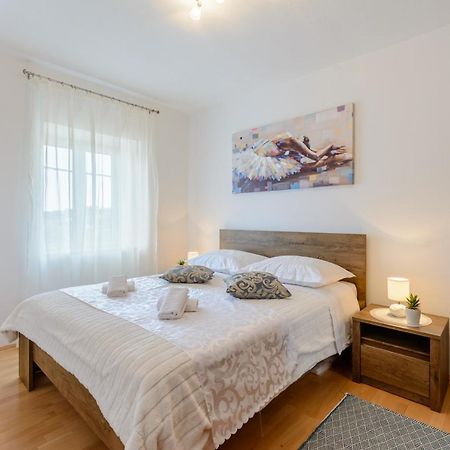 Apartman Mare Milna  Luaran gambar